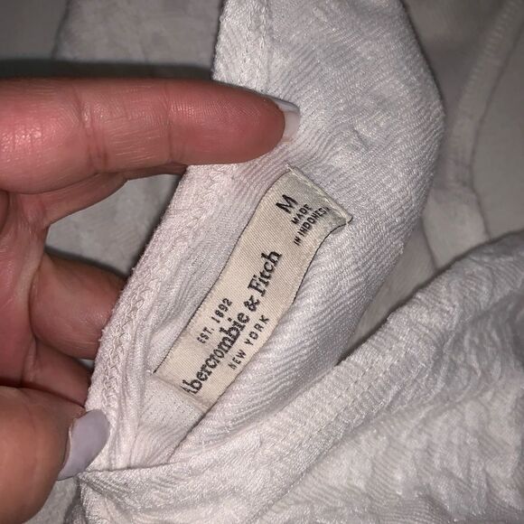 Abercrombie and Fitch white crop top - Picture 4 of 4